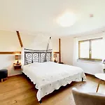 Montfort-schloessle Hotel *